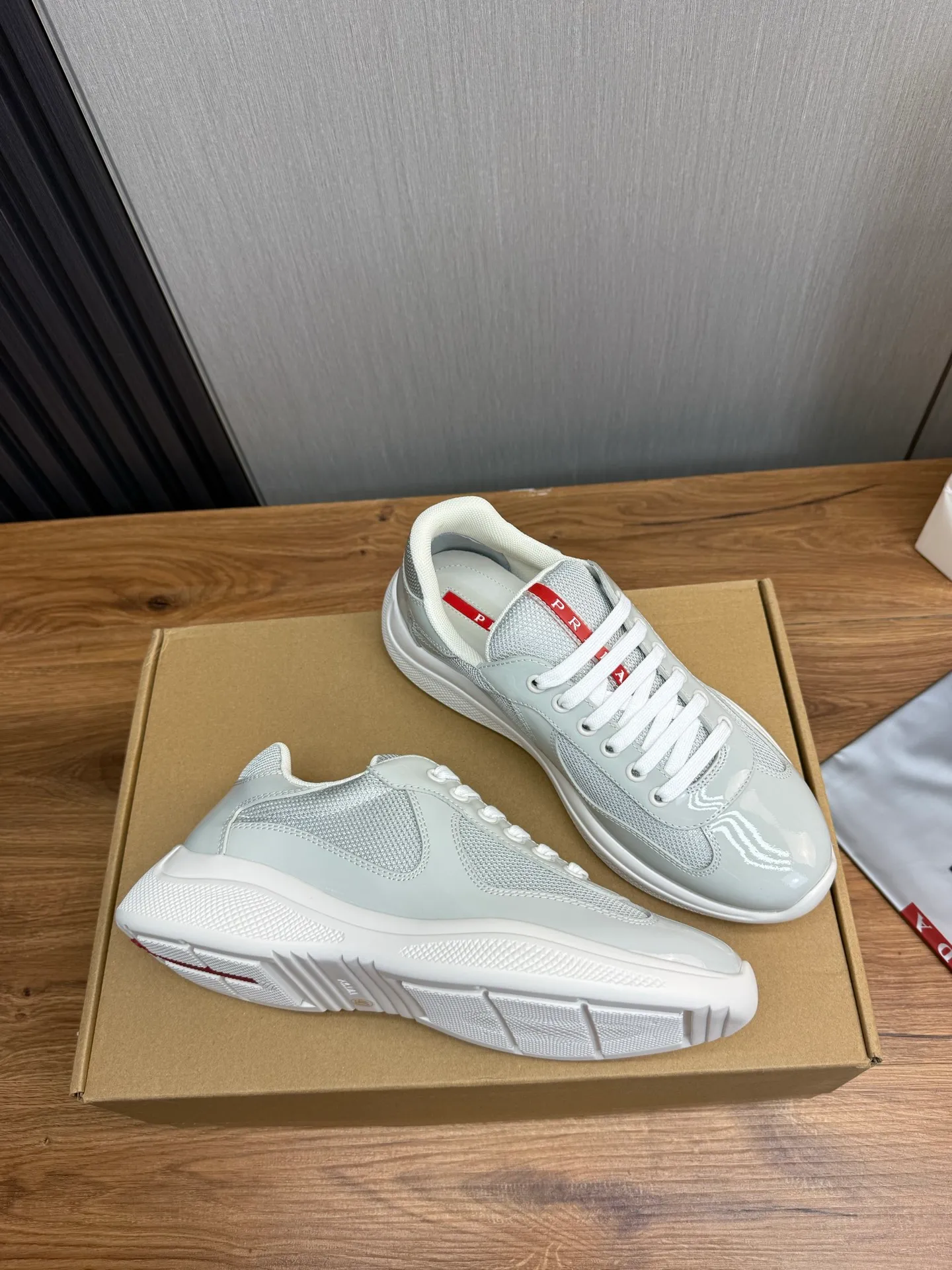 Men's shoes 640💰 [PRADA] Hot selling items🔥Must be recommended every day~~ Official website synchronized, 1:1 high quality shipments✔️ Imported cowhide fabric, rubber material + cowhide lining, original bottom, high-end airplane box packaging🎁 38-45 (38.45 custom-made, non-returnable)